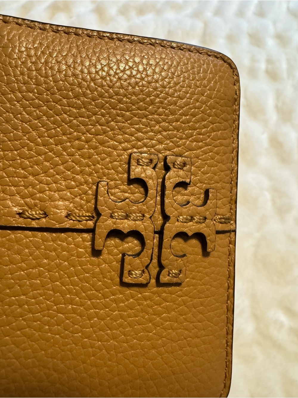 Tan Pebbled Leather Zip Wallet with Logo Accent! BRAND NEW AND FREE GWP 😍😍 - Picture 3 of 16